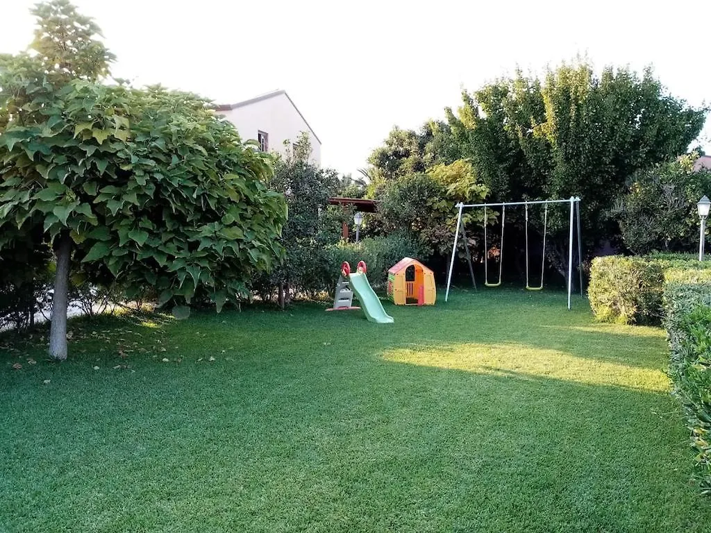 Ville Dell'Eden Con 9 Camere Da Letto In 6 Unita Abitative Lascari 0*,