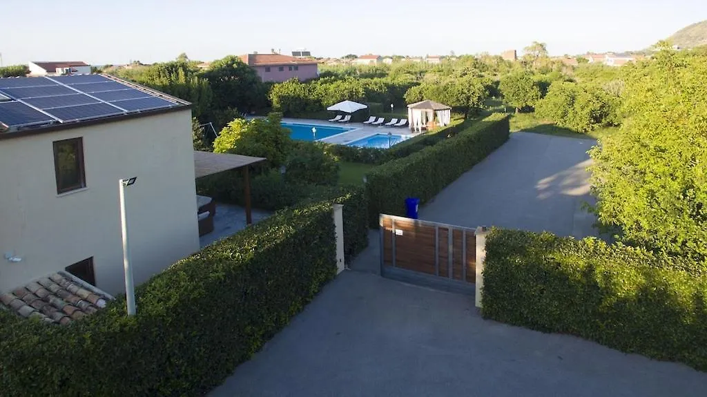 Ville Dell'Eden Con 9 Camere Da Letto In 6 Unita Abitative ラスカリ 0*,  イタリア