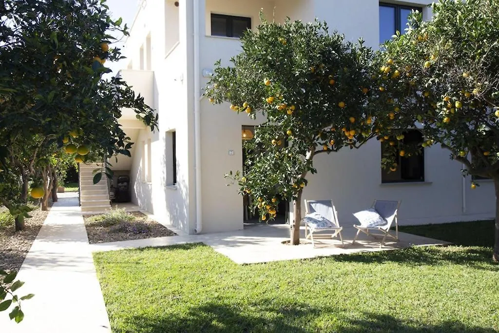 Ville Dell'Eden Con 9 Camere Da Letto In 6 Unita Abitative Lascari Villa