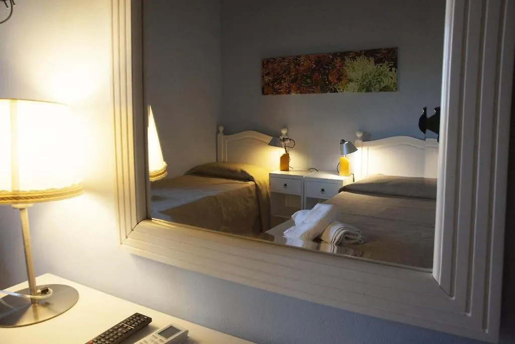Ville Dell'Eden Con 9 Camere Da Letto In 6 Unita Abitative ラスカリ ヴィラ