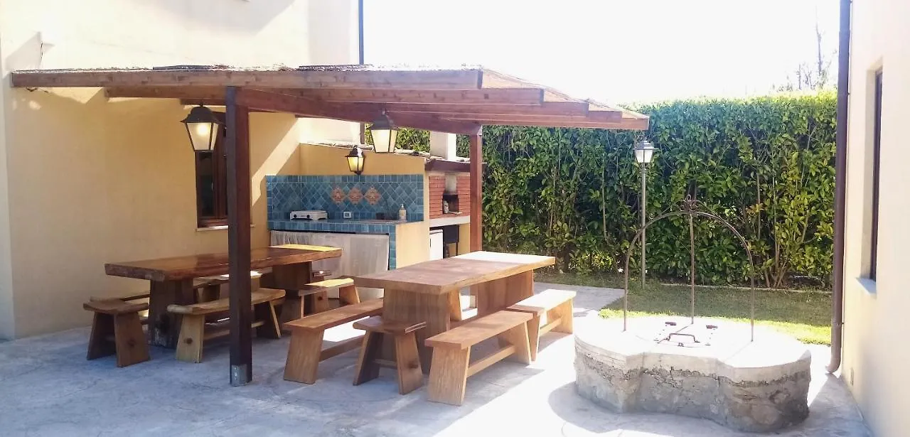 ヴィラ Ville Dell'Eden Con 9 Camere Da Letto In 6 Unita Abitative ラスカリ
