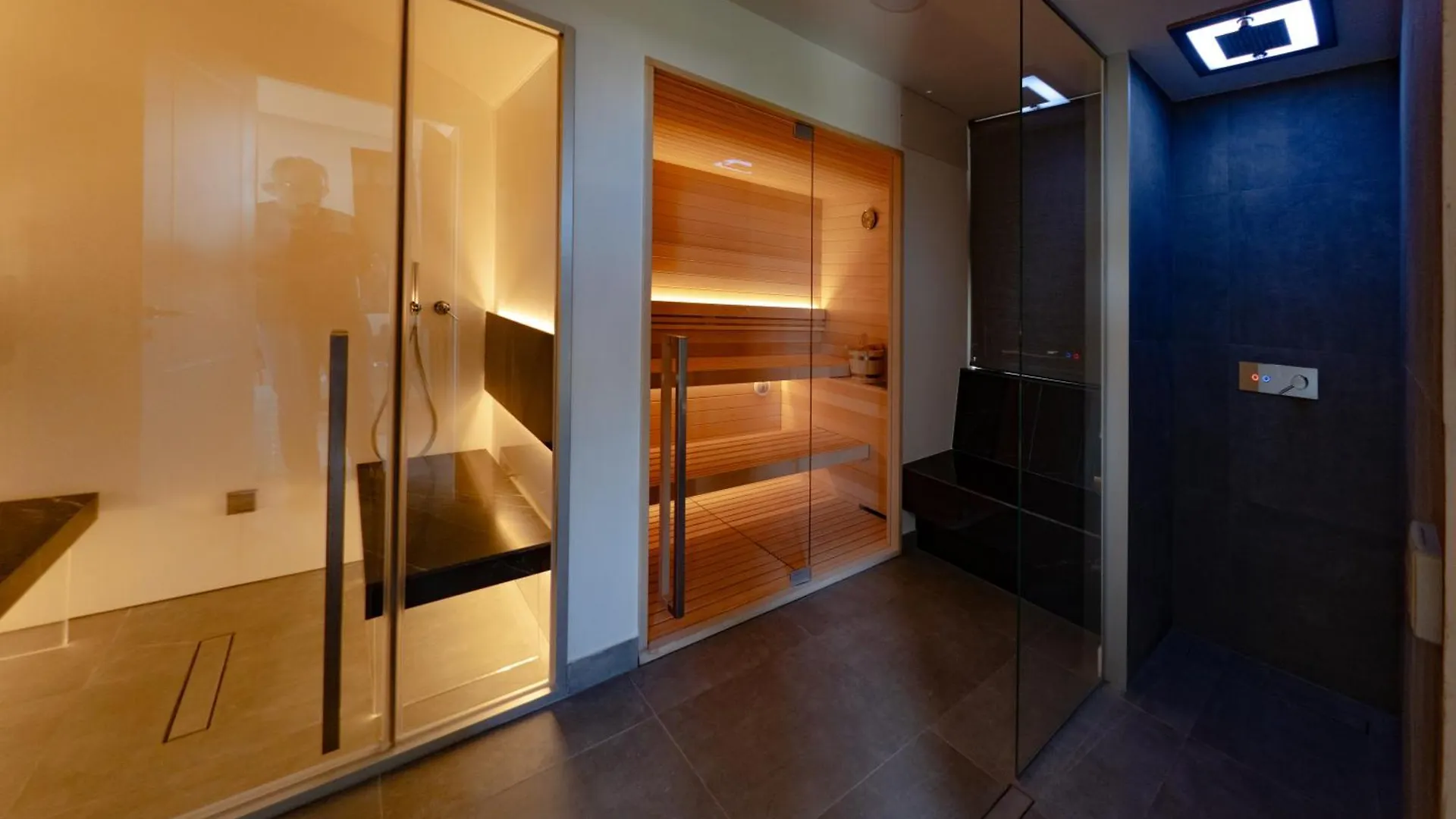 Ville Dell'Eden Con 9 Camere Da Letto In 6 Unita Abitative ラスカリ 0*,  イタリア